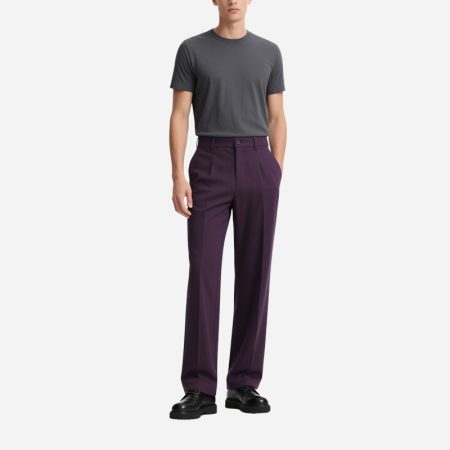 mens-chinos-are-lightweight-and-breathable-trousers
