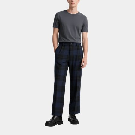 mens-chinos-are-simple-and-classic-trousers
