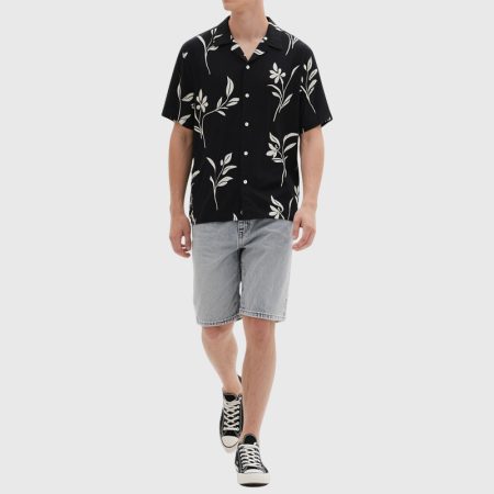 summer-short-sleeved-shirt-mens-cool-and-breathable-shirt