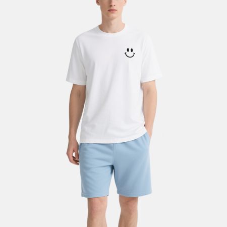 white-small-smile-tee-light-blue-shorts-set-mens-summer-casual-outfit